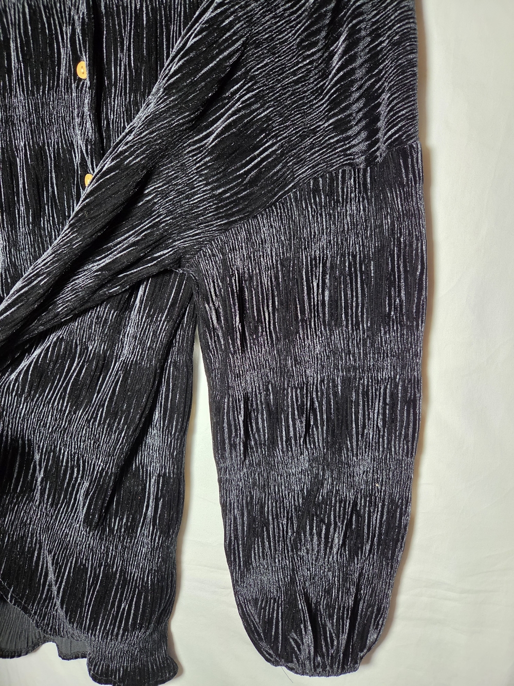 CUPIO Black Crushed Velvet Button-Up Shirt - Picture 4 of 6